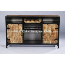 Industrial Vintage Metal und Holz Sideboard mit Flaschenhaltern